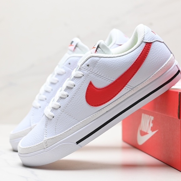 Nike sneakers shoes red - Picture 8 of 9